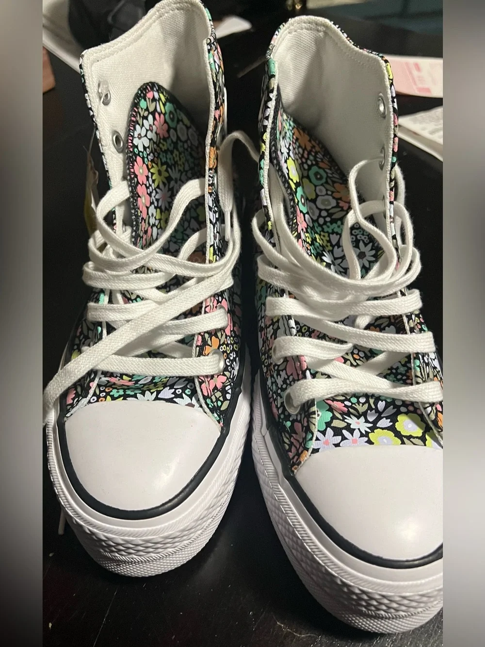 Converse - Chuck Taylor All Star  All Over Florals  - NEW 